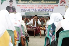 Usbat Ganjar Gelar Tausiyah...