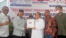 Resmi Bergabung, Aktivis...