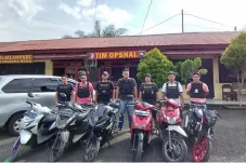 Transaksi Motor Bodong,...