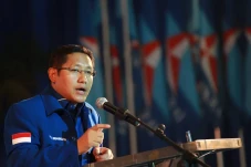 Anas Urbaningrum Disuruh...