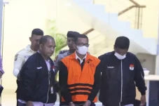 Dugaan Korupsi Bupati...