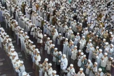 5 Tradisi Tarawih Unik...