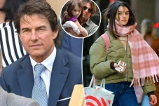 Tom Cruise Hapus Nama...