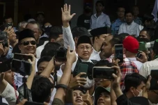 Anas Urbaningrum Bebas,...
