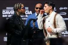 Gervonta Davis Terpukul...