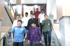 Menteri Hadi Inisiasi...