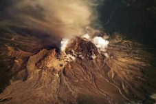 Satelit Rekam Gunung...