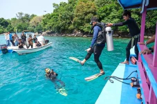 Jajal Snorkeling di...