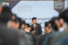 796 Pejabat Administrator...