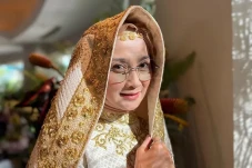Merasa Sudah Tua, Desy...
