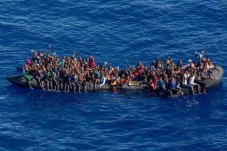 Hadapi Gelombang Migran,...