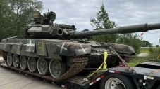 Tank T-90A Rusia yang...