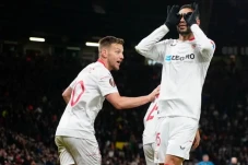 Sevilla Jaga Rekor Tak...
