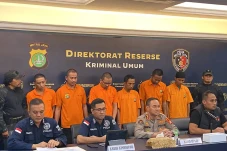 Penampakan 6 Rampok...
