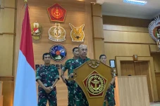 KST Serang Tim SAR Pilot...