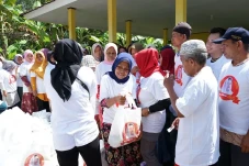 Ngabuburit, Relawan...