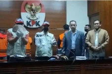 Uang Suap Wali Kota...