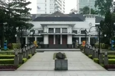 KPK Geledah Kantor Wali...