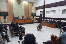 Hari Ini, Haris Azhar...