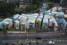 Warga Kampung Gembira...