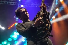 Piyu Kenang Mendiang...