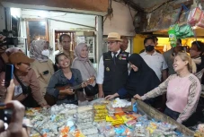 Jelang Lebaran, Stok...