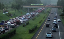 Hari Ini Puncak Mudik,...