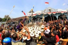 10 Tradisi Unik di Berbagai...