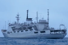 Kapal Mata-mata Rusia...