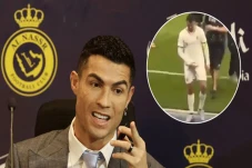 Ronaldo Raba-raba Kemaluan,...
