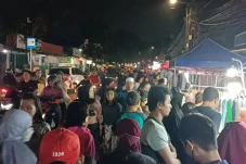 Ada Bazar Malam Takbiran,...