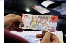 Dosen Unesa Bagikan...