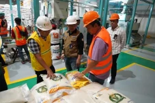 Jelang Lebaran Pendistribusian...