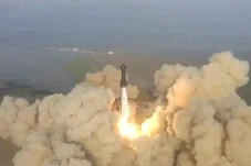 Roket SpaceX Elon Musk...