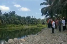 Mandi di Sungai, 4 Warga...