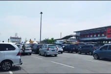 Hari Pertama Lebaran,...