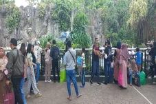 Hari Ketiga Lebaran,...