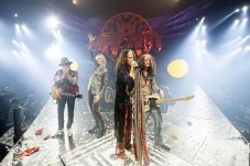 Aerosmith Luncurkan...