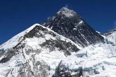 Rekor, Nepal Keluarkan...