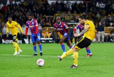 Ruben Neves Ukir Rekor...