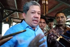 Fahri Hamzah soal Petugas...