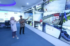 Lewat Command Center,...