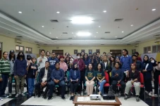 Perkuat Hubungan dengan...
