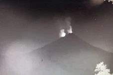 Gunung Karangetang Turun...
