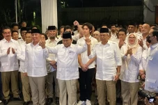 Gabung Partai Gerindra,...