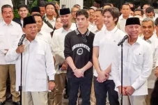 Outfit Al Ghazali dan...