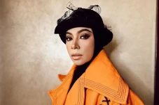 Ini Alasan Melly Goeslaw...