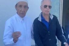 Viral, Pria Ini Datangi...
