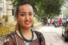 Pamer Makan Babi Sambil...