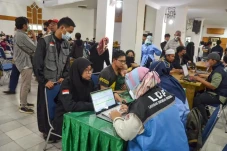 385 WNI Terjebak Perang...